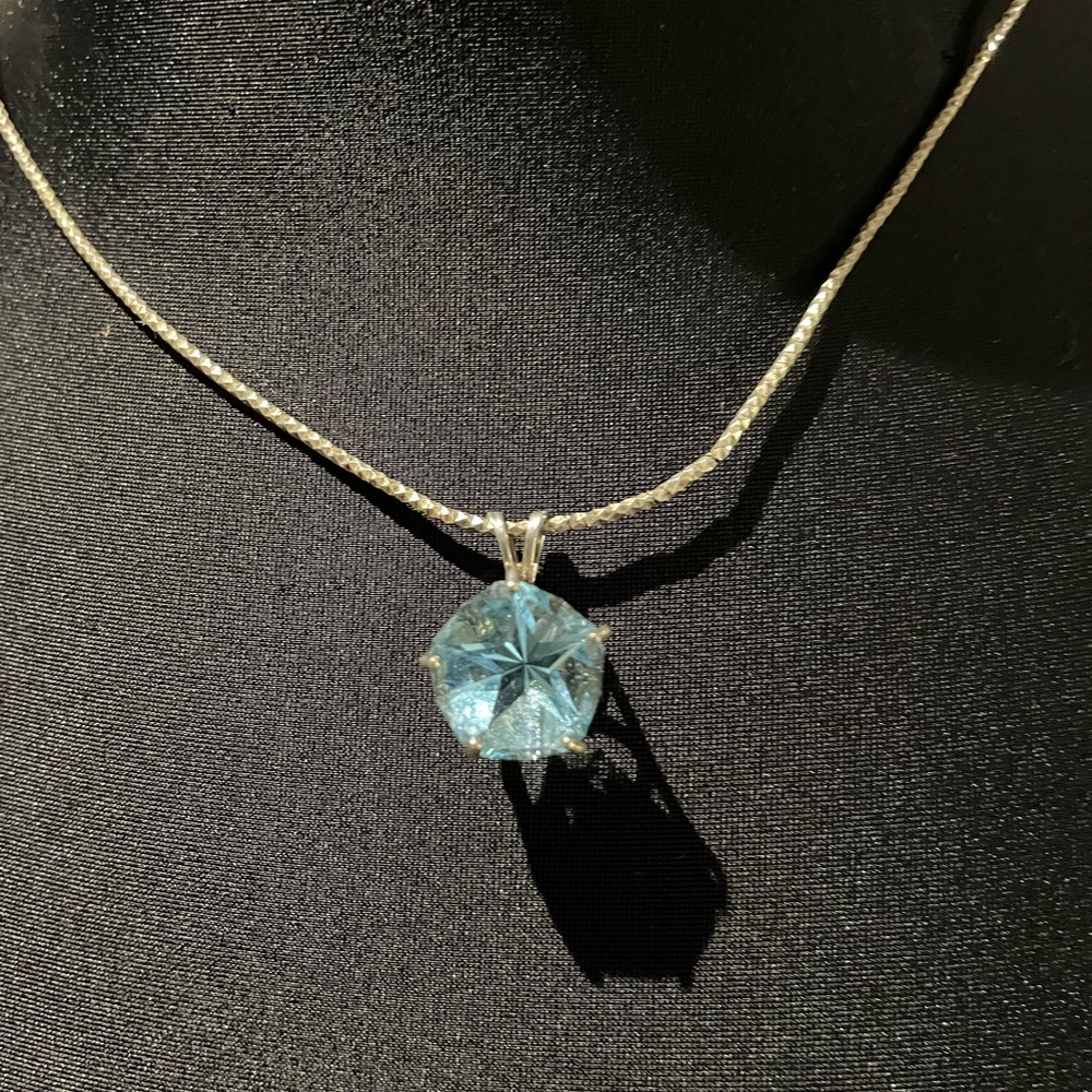 Elegant Silver Necklace with Blue Pendant Texas star